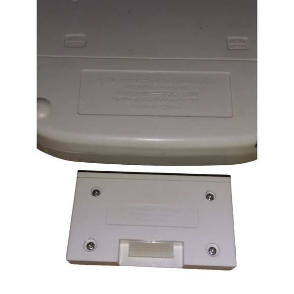 VTG Tiger Electronics Wheel of Fortune Handheld Game 1 Cartridge 1998 WORKS - Picture 6 of 8